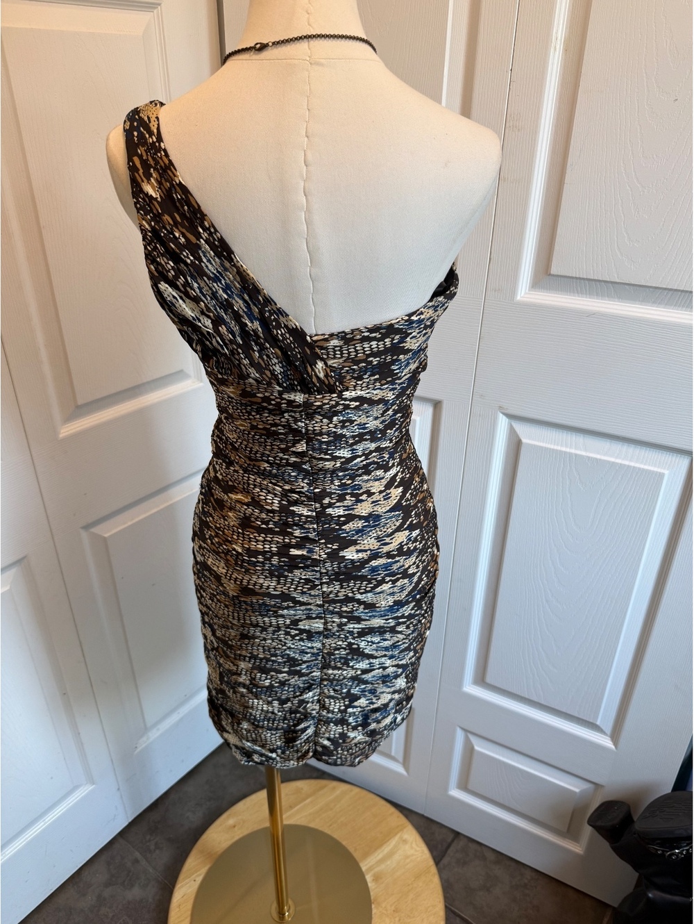Laundry One-Shoulder Ruched Patterned Cocktail Dress - Picture 8 of 12